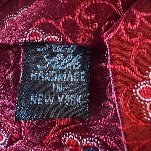 The Men's Store Bloomingdale's Floral  Medallion Grid Classic Tie - silk 100% - Picture 7 of 8